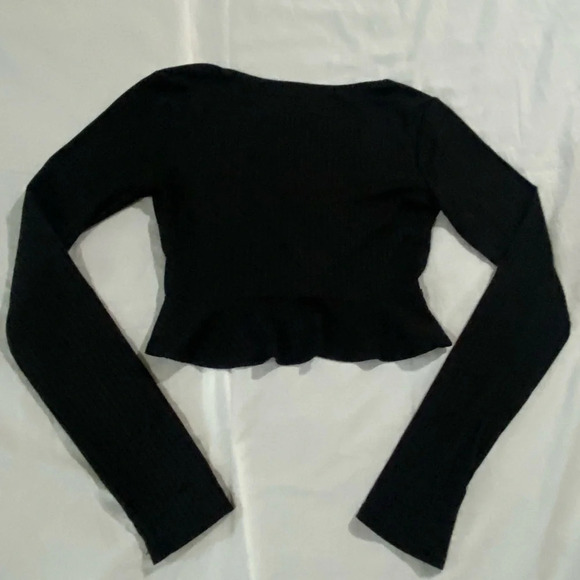 1Revamped  black rib tie, long sleeves V-neck cropped top size M - Picture 3 of 5